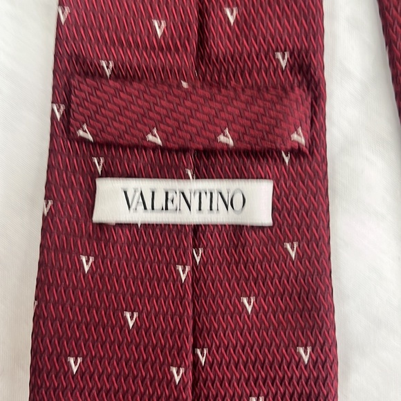Valentino Burgundy “V” Print Tie. Like new! - Picture 4 of 11